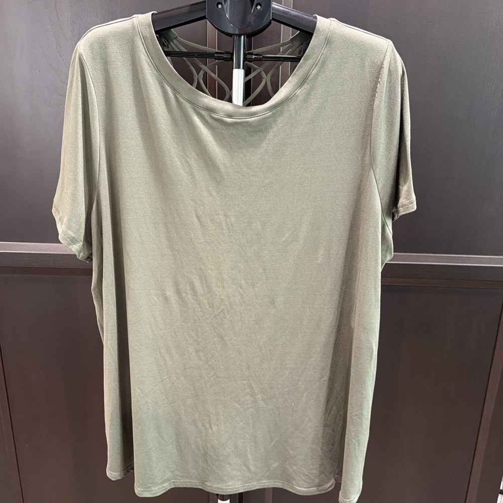 Lane Bryant‎ Livi Dark Green Women's Plus Short Sleeve Activewear Top Size 22/24